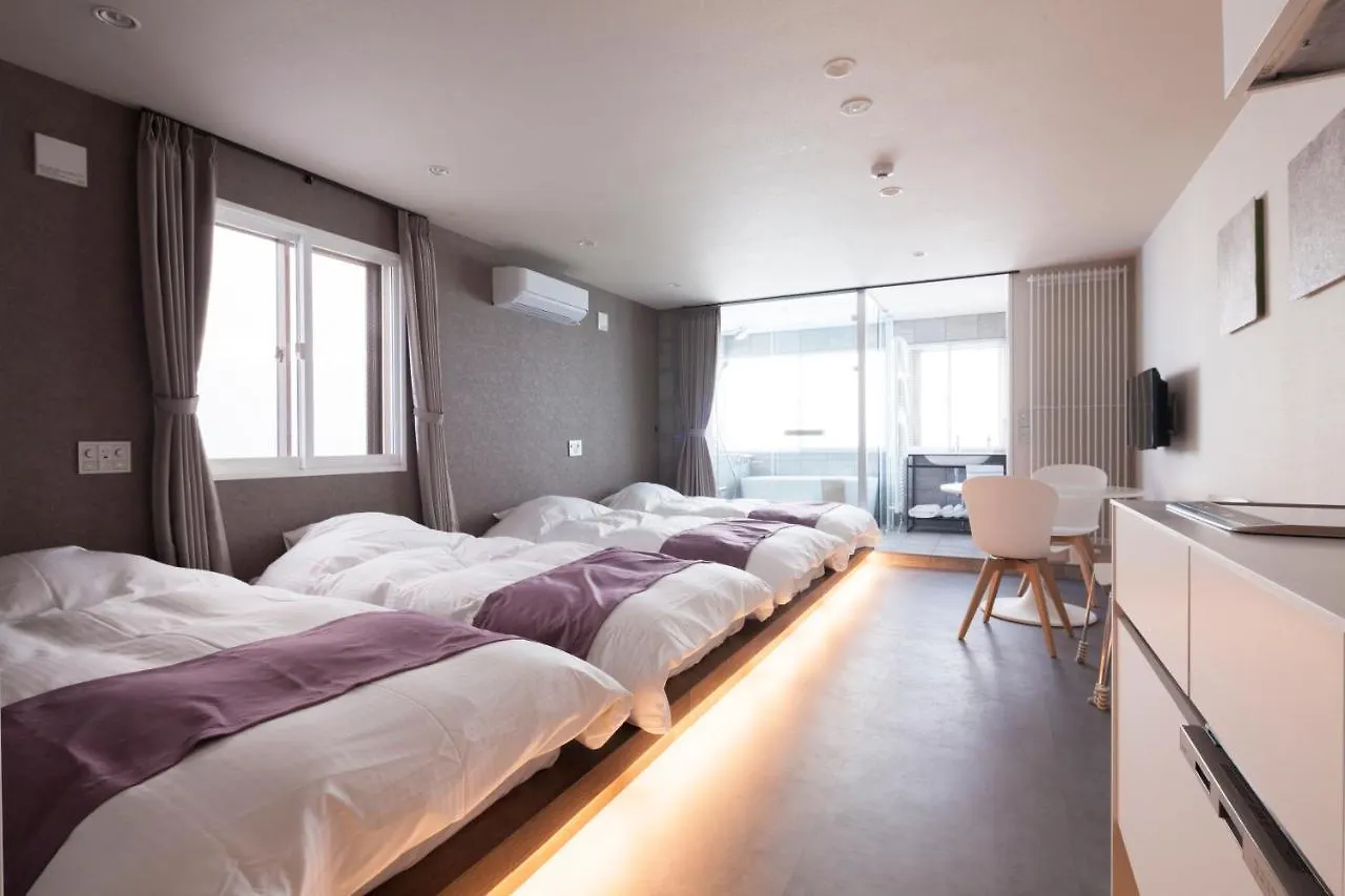 Private House Kuranoya Sapporo contacts